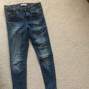 Zara girls blue jeans, size 10, great condition.
